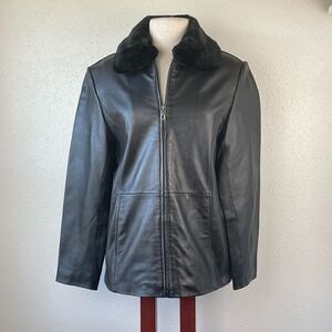 EUC Charles Klein Womens Black Leather Jacket with Faux Fur Collar Size M